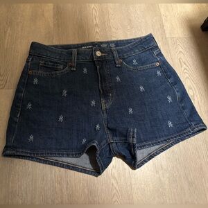 Old Navy Floral Medium Wash Jean Shorts (size 6, 28 inch waist)